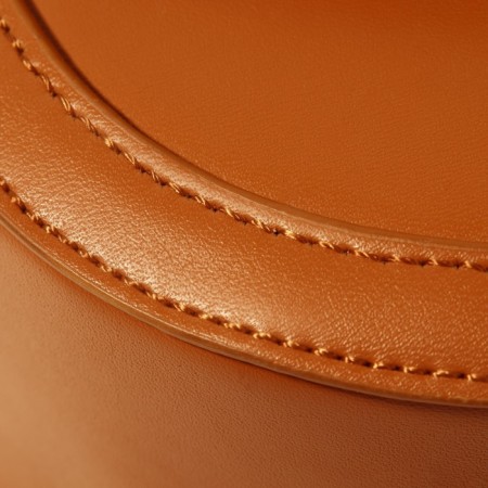 The threads are waxed, flat, 150d/16, 0.8 mm, 50 ± 2 m, the color is light orange-3
