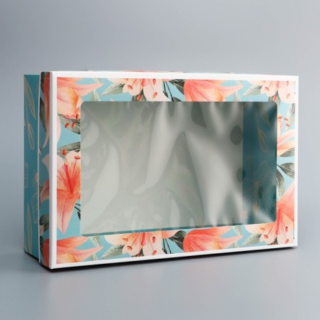 The box is folding, the lid is “the most beautiful”, 30 x 20 x 9 cm with the window-3