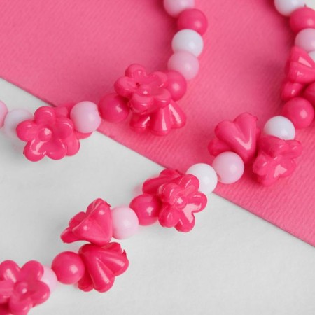 Children's “chosen” set 2 objects: beads, bracelet, lilac flowers, pink color-1
