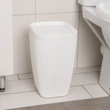 Garbage container 