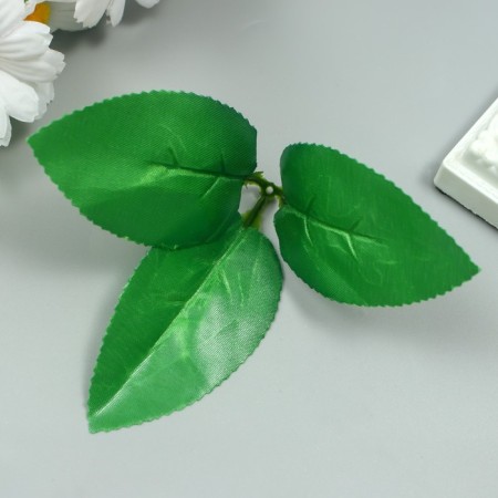 Decor for creativity "Three leaves" Green 7.5 cm