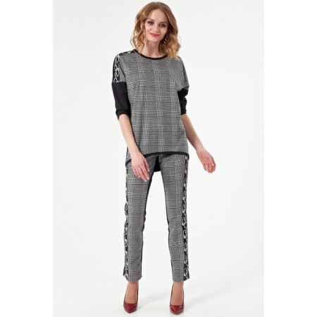 Female trousers, size 42, black color, white