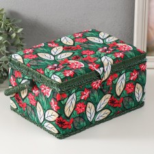 Poansettia on green needlework boxing room 19x26x14.5 cm