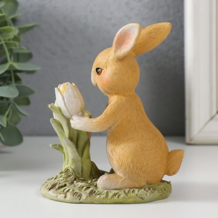 Polystone souvenir "Bunny in a clearing with tulips" 9.5x6x11 cm-2
