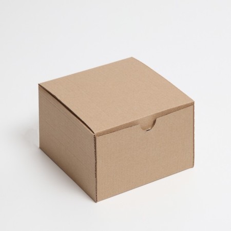 Self -charged box, brown, 15 x 15 x 10 cm