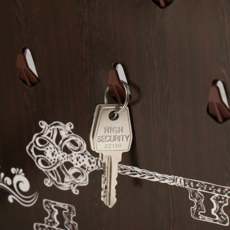 Key closed "megapolis" 26.5x31.5 cm nut-3