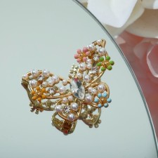 Brooch 