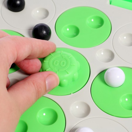 Board game "Magnetic battle + 4 in a row", 1-2 players, 3+-3