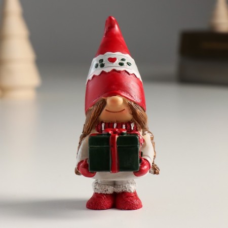 Polystone souvenir "Santa Claus with a candle/granny with a gift" MIX 6.5x4.5x10 cm-1