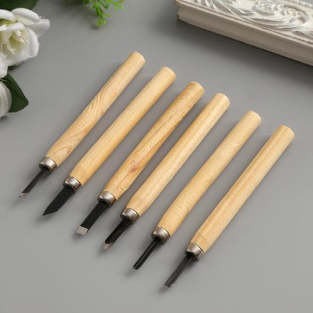 A set of knives with a wooden handle 6 pcs 20.5x10 cm