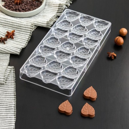 Konfinetta chocolate form “leaflets”, 27.5 × 13.5 × 2.5 cm, 21 cells (4 × 3 × 0.8 cm)