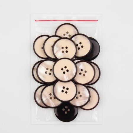 Button, 4 punctures, d = 27 mm, beige color-3