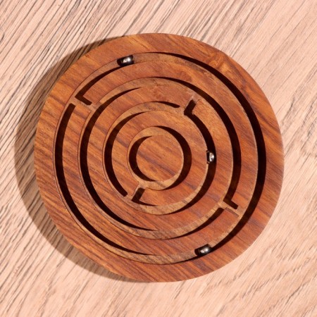 Group-labyrinth "Circle" 10x10 cm, tree shisham-1