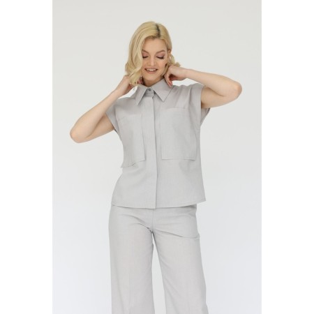 Shirt with patch pockets, size 44-4