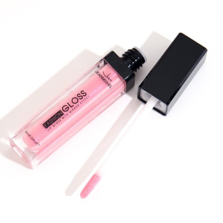 Gloss lip gloss, "strawberries with cream", tone 04-3