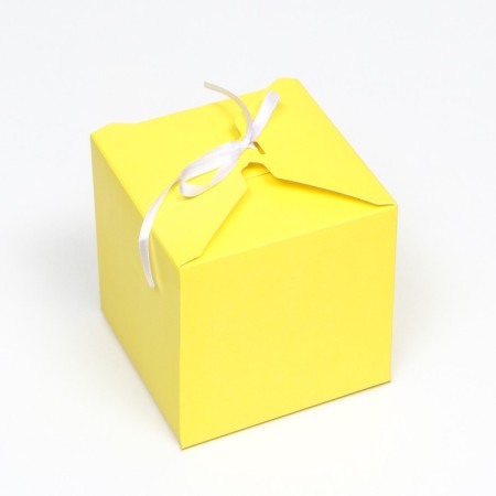 The box is folding, square, yellow, 12 x 12 x 12 cm,-1