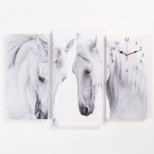 Carty clock is wall-mounted, modular 