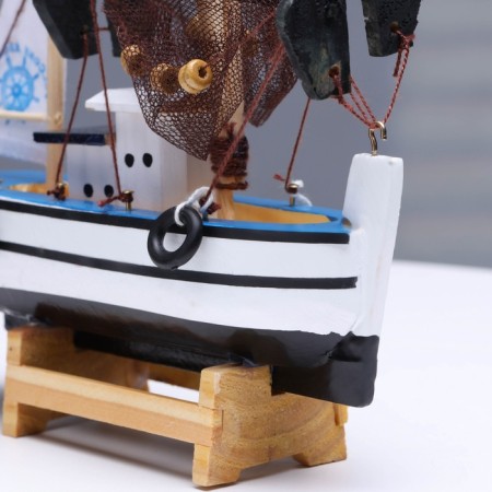 Souvenir ship "Fisherman" 16*16cm-5
