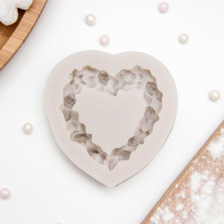 Mold "Heart in roses", silicone, 7 × 7 cm, color mix-2