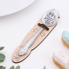A spoon is a nominal, tea, with an engraving 