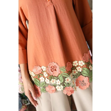 Female blouse, size 42-3