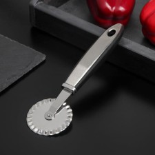 A knife for pizza and dough shade Blade, 20 cm, handle Soft-Touch, black color is black