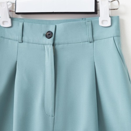 Shorts female bermuds minku pistachio color, size 42-6
