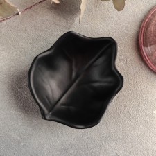Black East sauce, 9.5 × 8 × 3.3 cm, black color