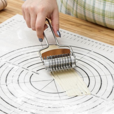 Konfinett's home -made noodles “Prof”, 5 mm, 17.5 × 7.5 × 3 cm, chrome -colored