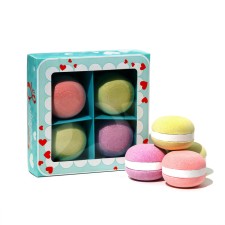 A set of bath bombs 
