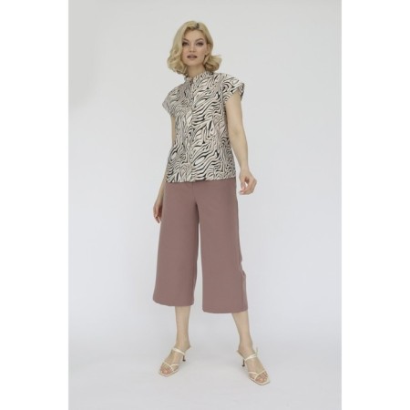 Blouse with a lowered shoulder, size 42-2