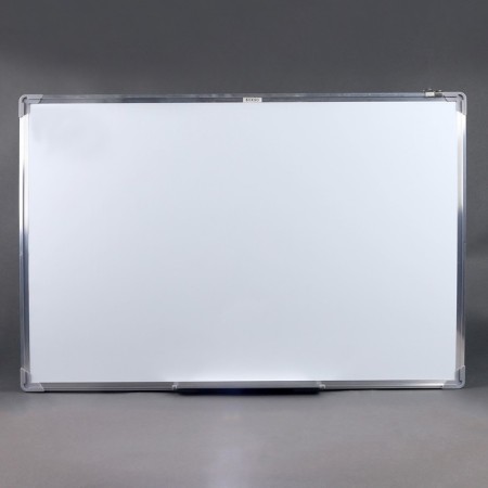 The magnetic board is one -sided
