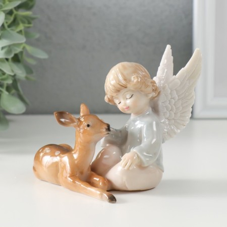 Polystone souvenir "Curly angel with a deer" varnish 9.5x9.5x10.5 cm