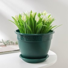 Pot for flowers with a pallet 