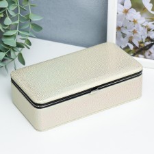 Casket to the leatherette for jewelry 