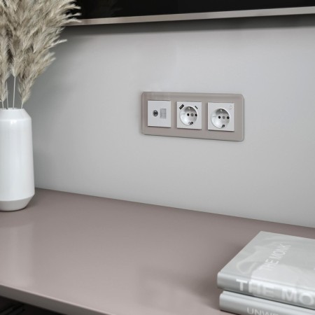 Frame W0032417, 3 Elite sockets, smoky, glass-3