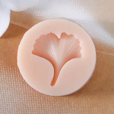 Silicone Mold "Ginkgo" 2.4x2.7x0.4 cm-1