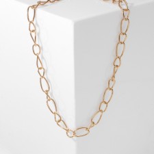 The necklace 