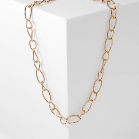 The necklace "chain" is different links, color gold, l = 44 cm