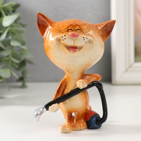 Souvenir Polystone Lac "cat with a vacuum cleaner" 9x5.7x12.3 cm