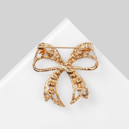 Banter "Bant" pearl, white color in gold-1