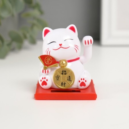 Plastic Plastic "White Mani-Neko with a fan and coin" 5x5x5 cm
