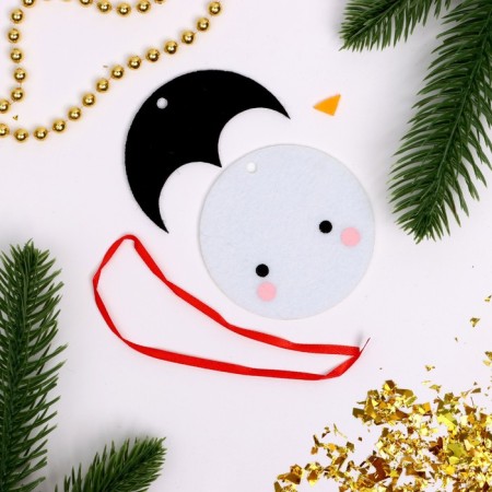 Set for creativity. Create a Christmas tree decoration from the Penguin felt-1