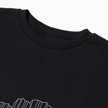 The male sweatshirt was launched, the color is black, size 50-4