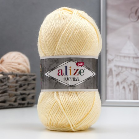 Extra yarn 100% acrylic 220m/100g (01 milk)