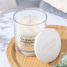 A candle in a glass flavored 