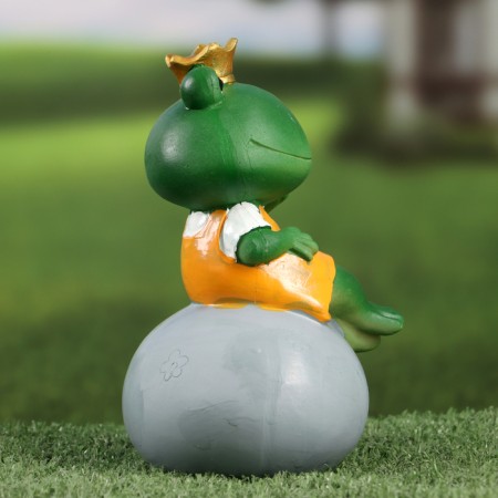 Garden figure "Princess on the pebble" 9x11x17cm-3
