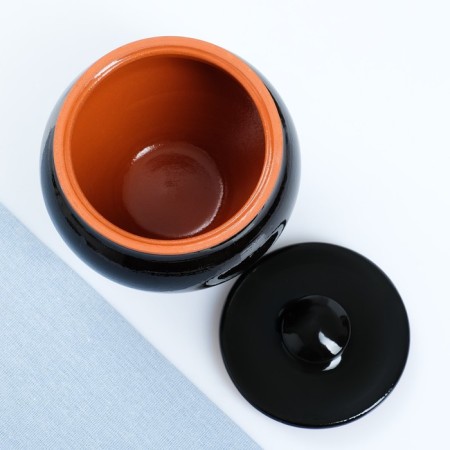 A hot pot with a Vyatka lid 0.9l, black-2