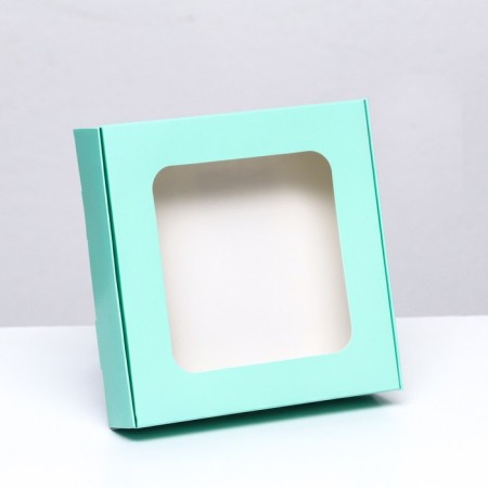 Self -charged box with a window, mint, 13 x 13 x 3 cm