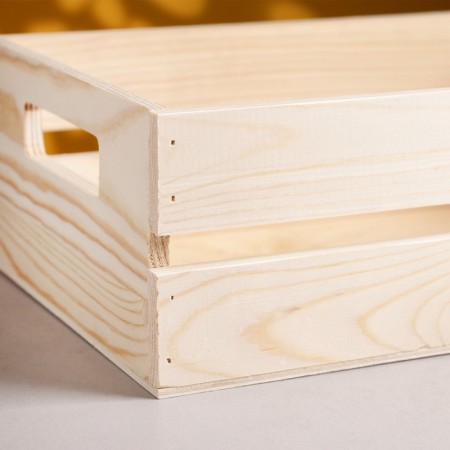 Box for linen made of wood-3